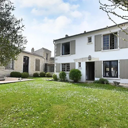 Casa de Férias Maison La Flotte, 6 Pieces, 10 Personnes - Fr-1-258-137 La Flotte