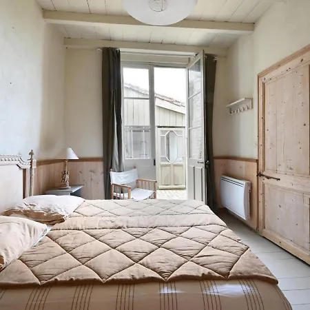 Casa de Férias Maison La Flotte, 6 Pieces, 10 Personnes - Fr-1-258-137 *