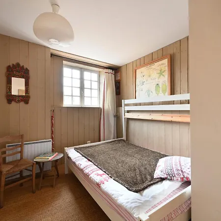 Casa de Férias Maison La Flotte, 6 Pieces, 10 Personnes - Fr-1-258-137 La Flotte