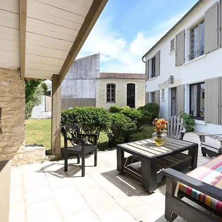 Casa de Férias Maison La Flotte, 6 Pieces, 10 Personnes - Fr-1-258-137